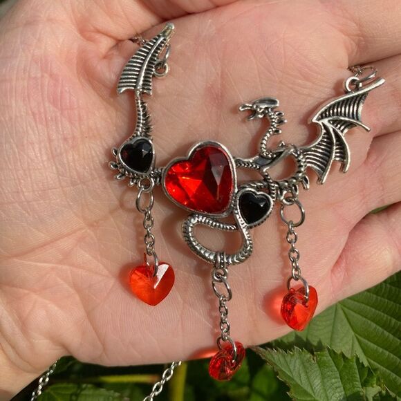 Gothic Renaissance Dragon Heart Pendant Necklace Red & Black Silver Tone - Picture 3 of 5